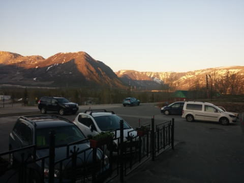 20160527_220514
,.jpg