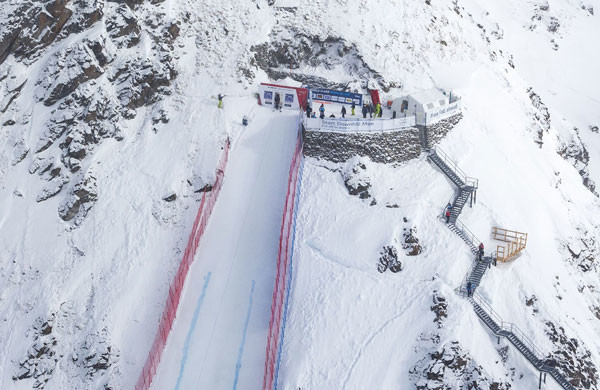 Free Fall, St.Mortiz, стартовый уклон 100% (45 градусов)