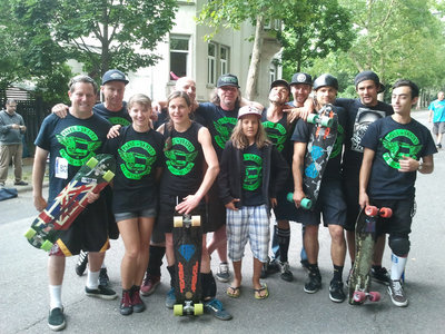 Гоночная команда "Pavel skates".<br />Слева направо: Paul Price, Henrik Wadstein, Олеся Наумчик, Kathrin Sehl, Chris(Homer) Baumann, Donald Campbell, Vincent Kitzhöfer, Bruno Silva de Olivera, Heiko Sholler, Dominik Kowalski, хз кто, Louis Selby