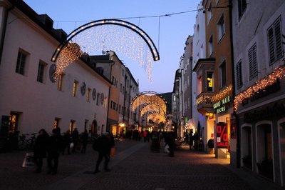 местный Арбат в Бруньке)