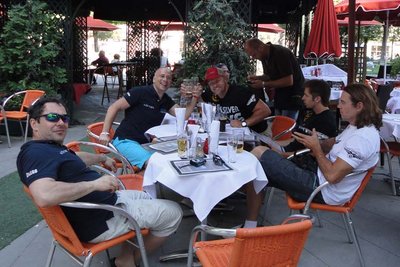 Спаиваем конкурентов