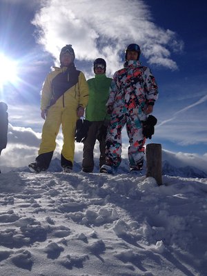 вместе с нами выходит солнце