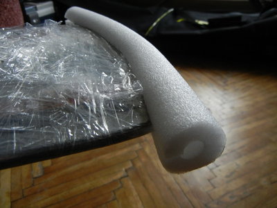 Внутренний диаметр 10 мм, внешний диаметр 30 мм.