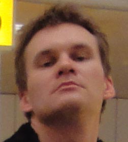 Смотрит свысока