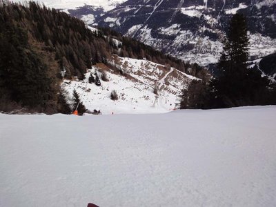 Вид из-под верхнего перегиба. Для масштаба 10-местные гондолы у опор