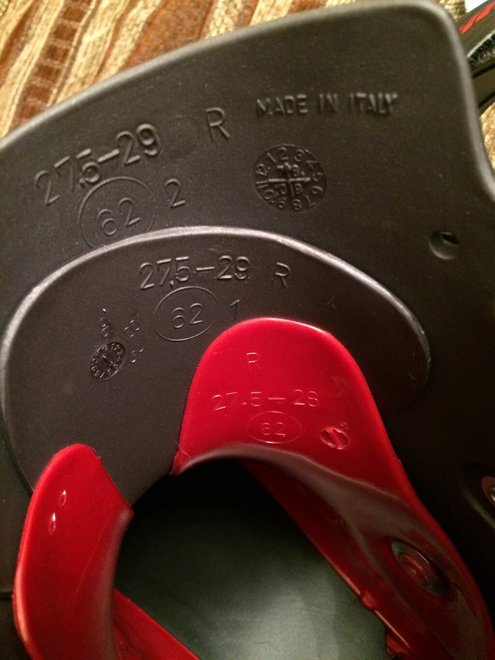 На мыльнице размер 27,5-28, на языке и голенище 27,5-29. Распространяется на 2 размера мыльниц