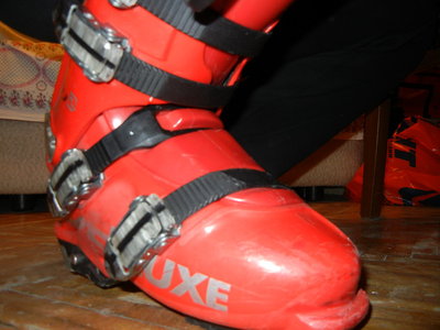 Ботинок прогнул правда при комнатной температуре и просто присев на нем: