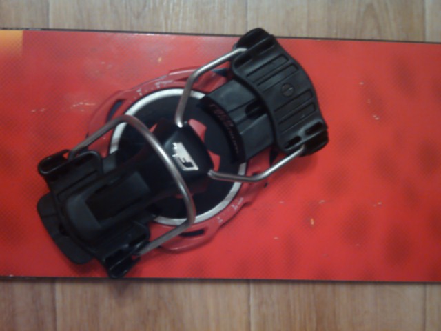 есть небольшие потертости от платформ